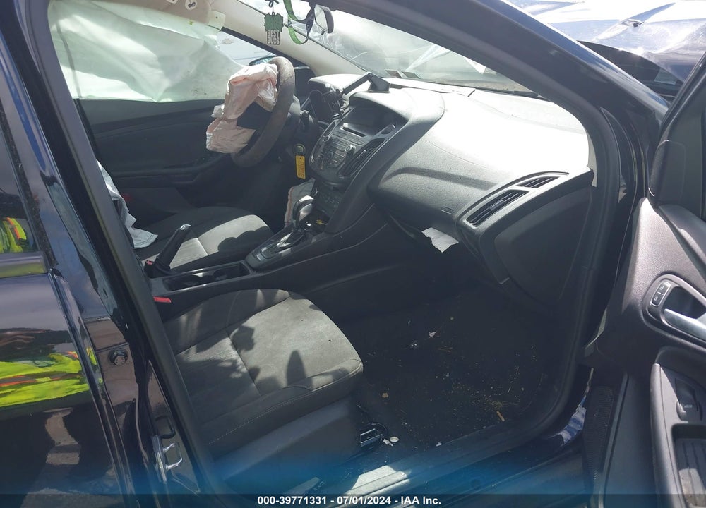 2015 FORD FOCUS SE VIN: 1FADP3K22FL235655