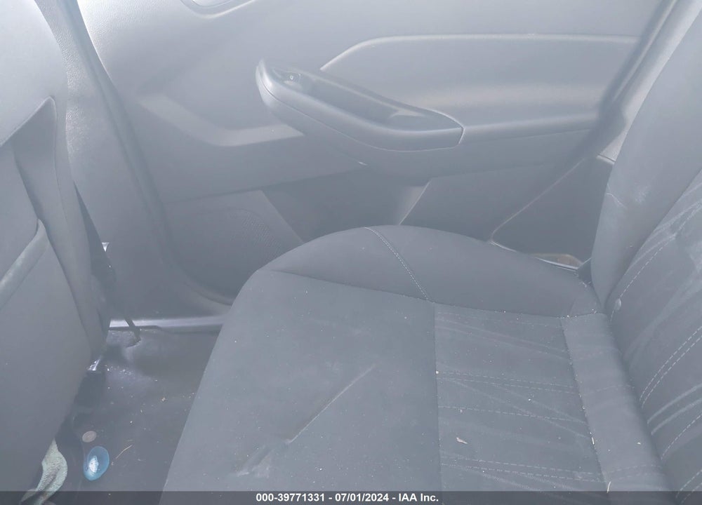 2015 FORD FOCUS SE VIN: 1FADP3K22FL235655