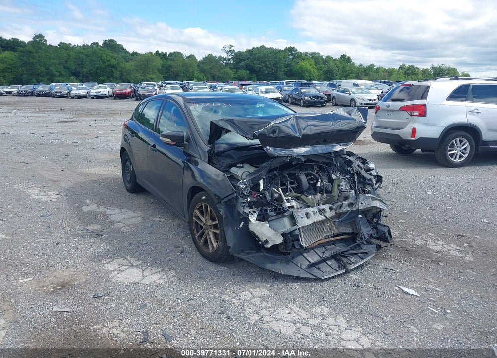 2015 FORD FOCUS SE VIN: 1FADP3K22FL235655