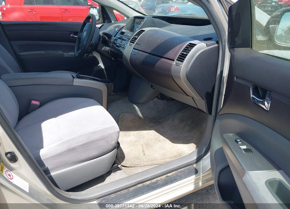 2005 TOYOTA PRIUS VIN: JTDKB20U553009204