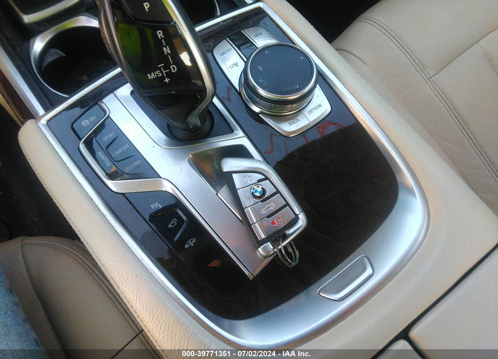 2016 BMW 740I VIN: WBA7E2C56GG547047