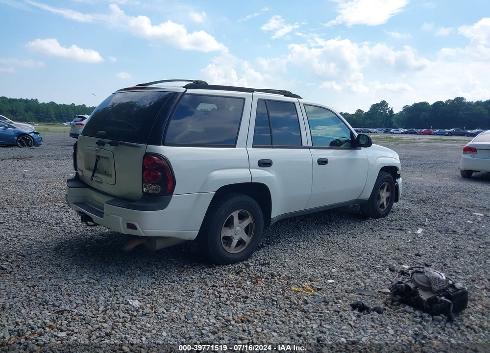 2006 CHEVROLET TRAILBLAZER LS VIN: 1GNDS13S862126786