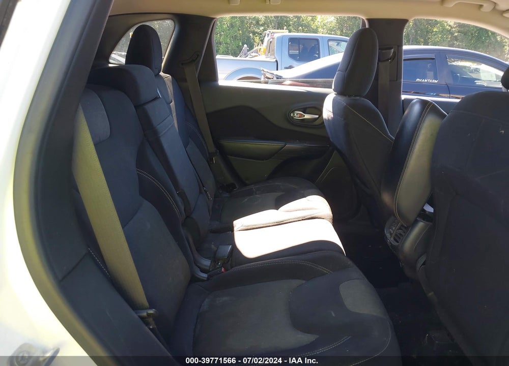 2014 JEEP CHEROKEE LATITUDE VIN: 1C4PJLCB4EW155682