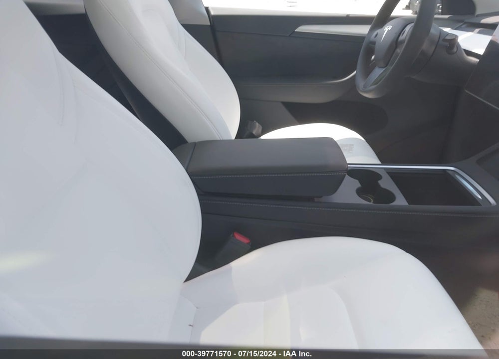 2024 TESLA MODEL Y LONG RANGE DUAL MOTOR ALL-WHEEL DRIVE VIN: 7SAYGDEE9RA284365