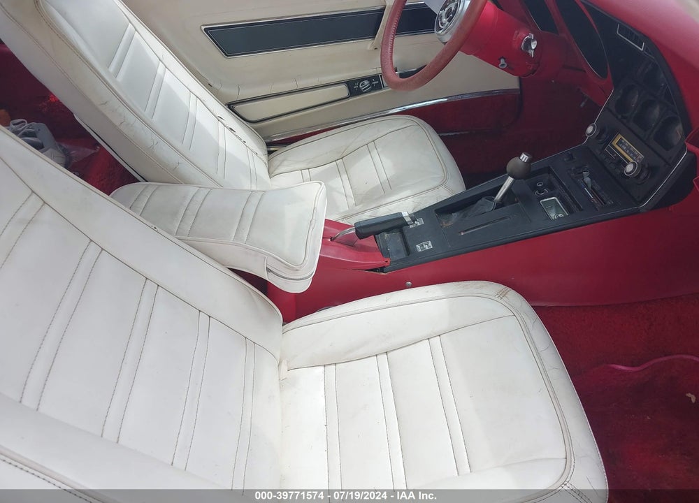 1977 CHEVROLET CORVETTE VIN: 1Z37X7S415068