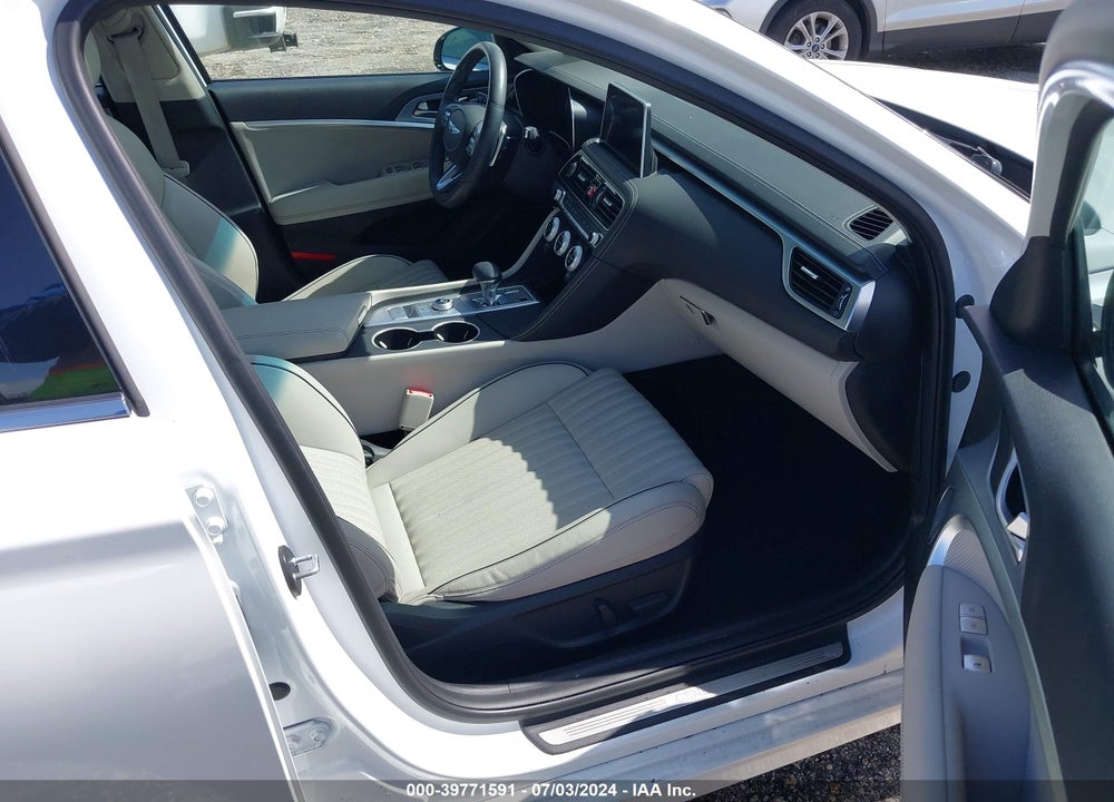 2021 GENESIS G70 2.0T RWD VIN: KMTG34LA8MU070766