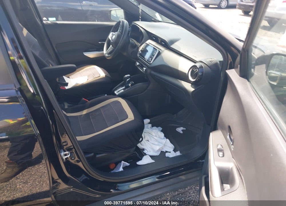 2018 NISSAN KICKS SV VIN: 3N1CP5CU2JL541689