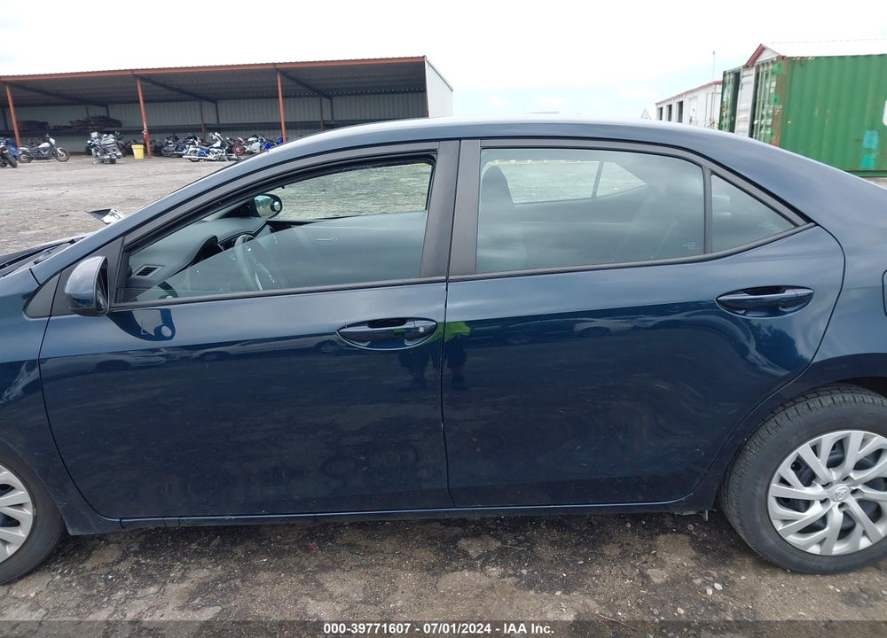 2018 TOYOTA COROLLA LE VIN: 5YFBURHEXJP844278
