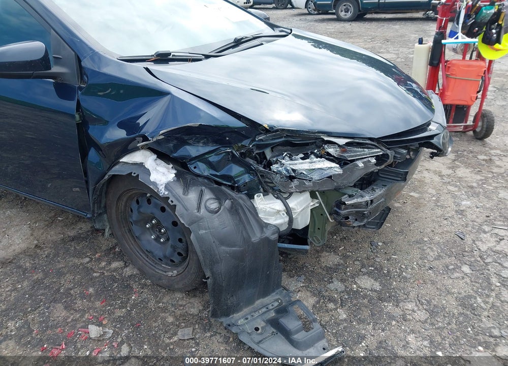 2018 TOYOTA COROLLA LE VIN: 5YFBURHEXJP844278