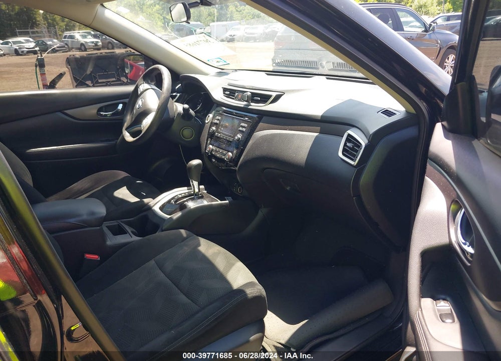 2015 NISSAN ROGUE VIN: 5N1AT2MT3FC920252