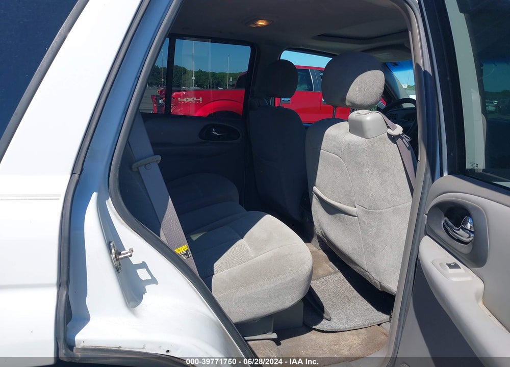 2006 CHEVROLET TRAILBLAZER LS VIN: 1GNDS13S862242585