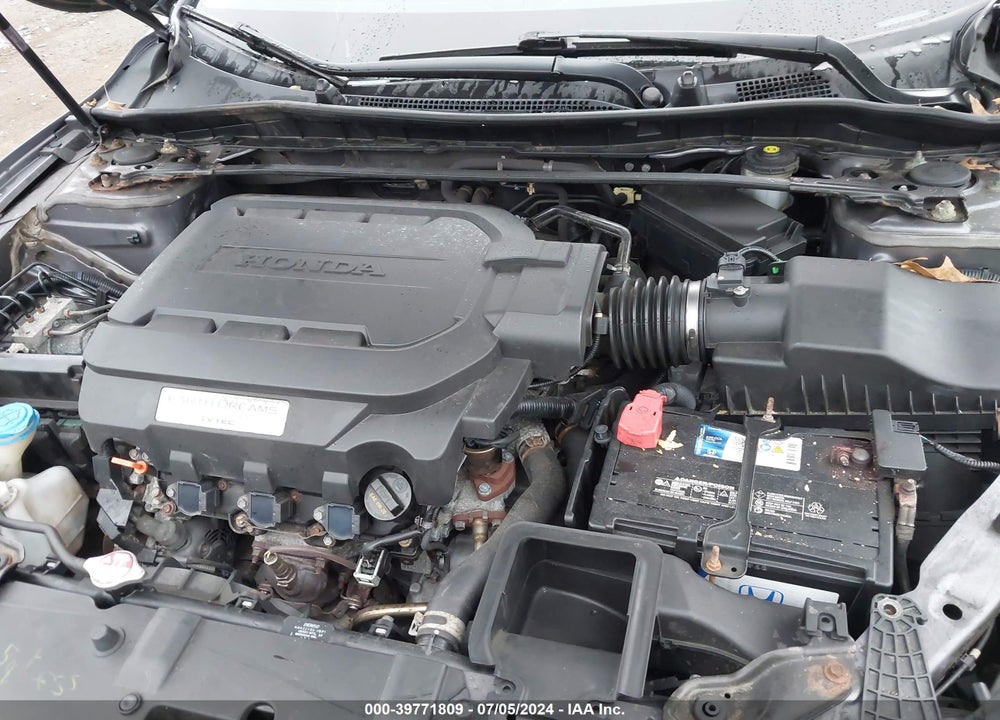 2015 HONDA ACCORD EX-L V-6 VIN: 1HGCR3F84FA017308