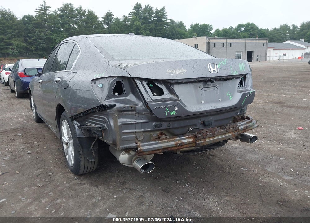 2015 HONDA ACCORD EX-L V-6 VIN: 1HGCR3F84FA017308
