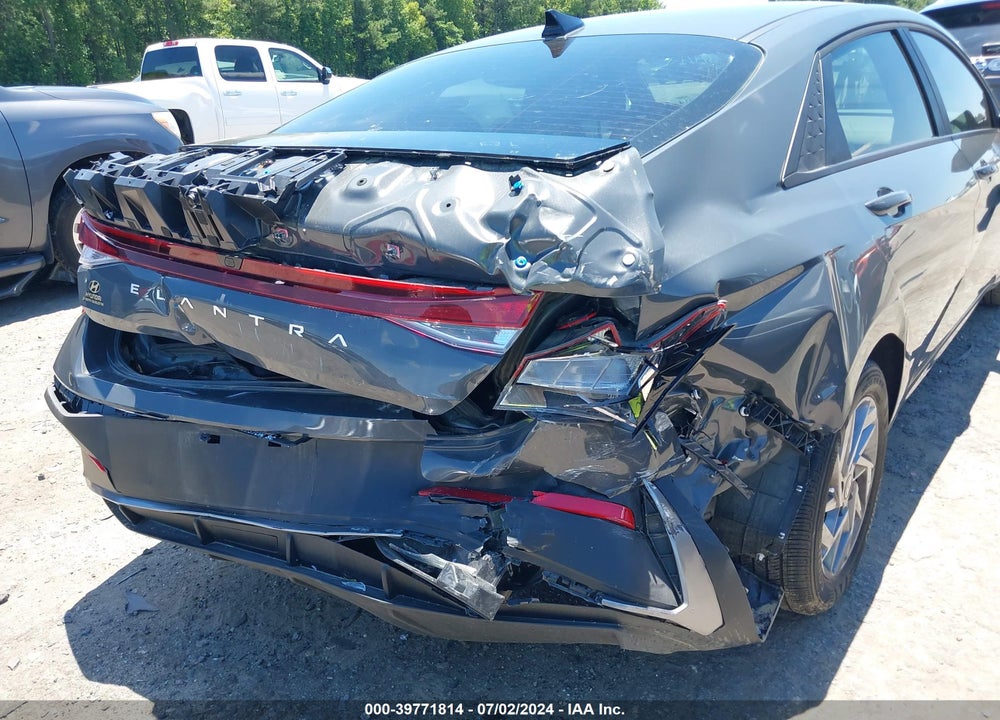 2024 HYUNDAI ELANTRA SEL VIN: KMHLM4DG2RU657500
