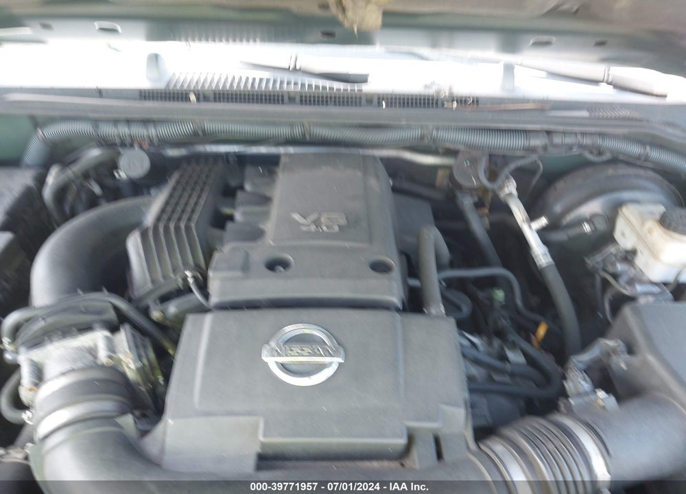 2005 NISSAN PATHFINDER SE OFF ROAD VIN: 5N1AR18W35C715235