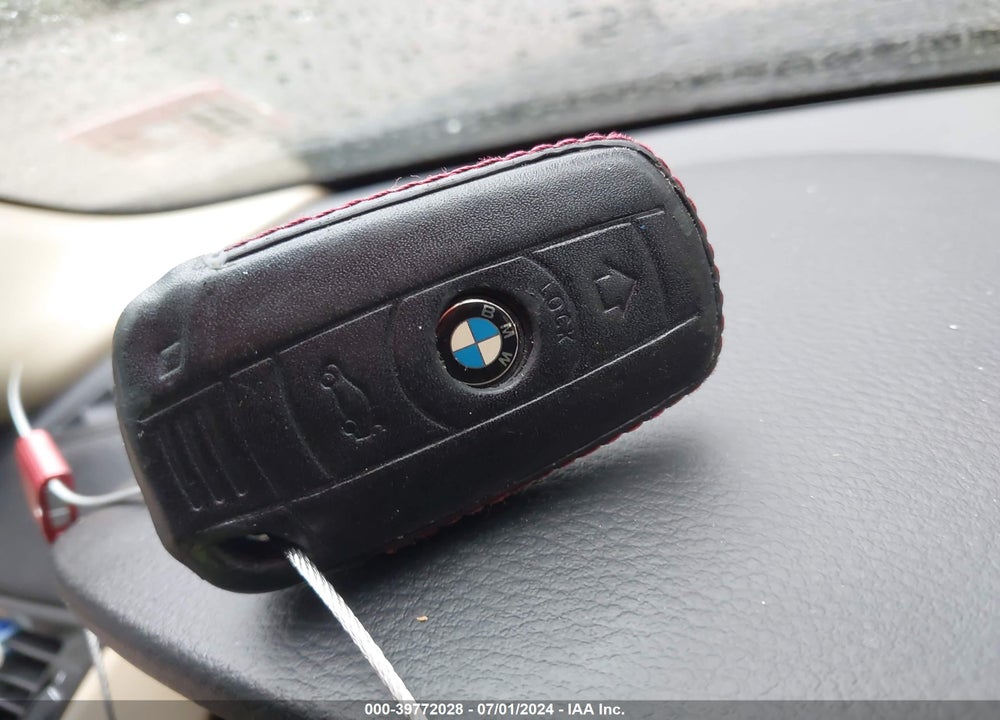 2014 BMW X1 XDRIVE28I VIN: WBAVL1C59EVY16612