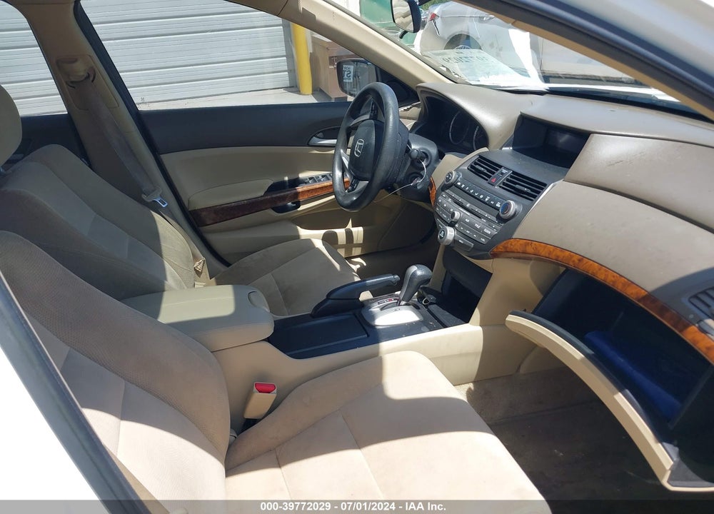 2010 HONDA ACCORD 2.4 EX VIN: 1HGCP2F77AA106015