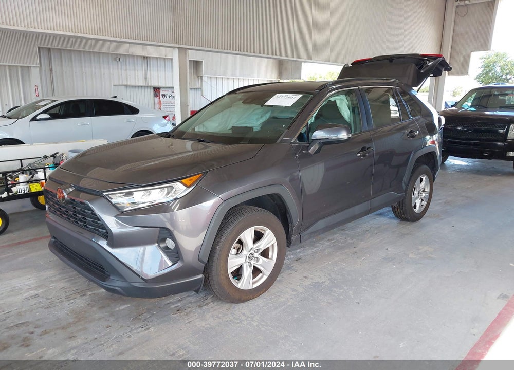 2021 TOYOTA RAV4 XLE VIN: 2T3P1RFV1MC245217