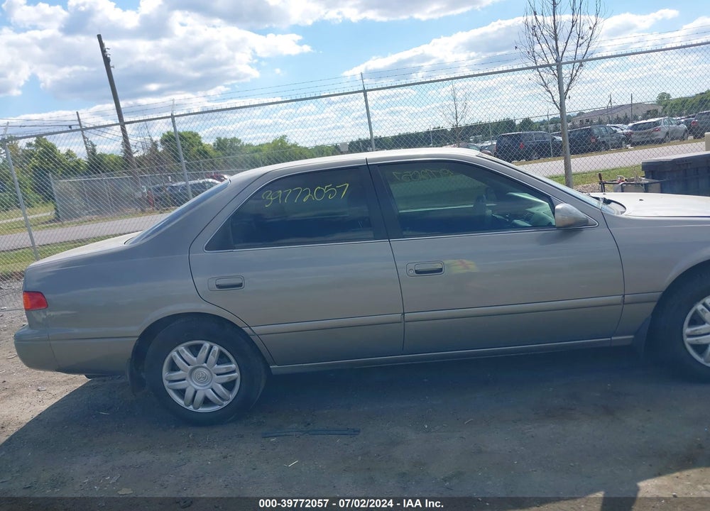 2000 TOYOTA CAMRY LE VIN: 4T1BG22K4YU670455
