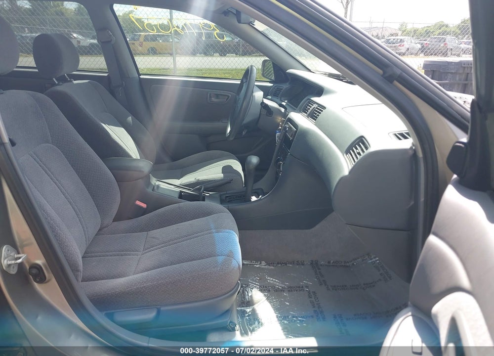 2000 TOYOTA CAMRY LE VIN: 4T1BG22K4YU670455