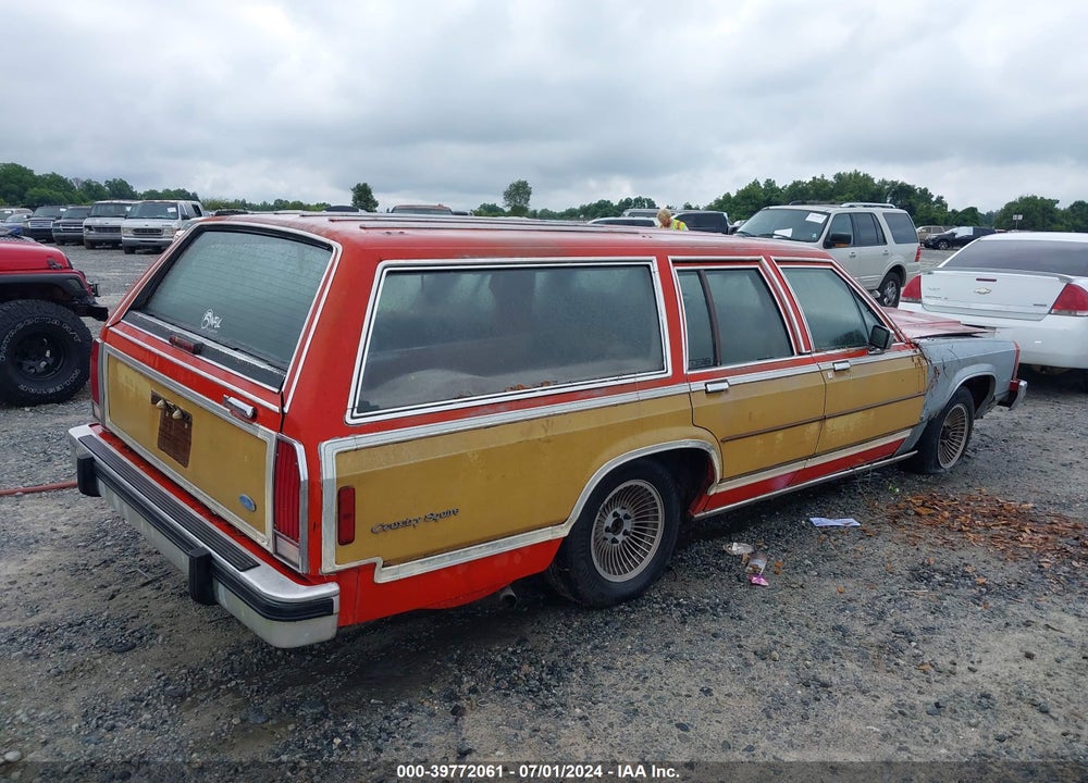 1986 FORD LTD CROWN VICTORIA CNTRY SQ VIN: 2FABP44F6GX158046