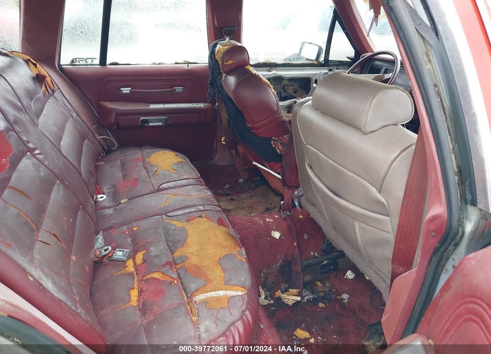 1986 FORD LTD CROWN VICTORIA CNTRY SQ VIN: 2FABP44F6GX158046