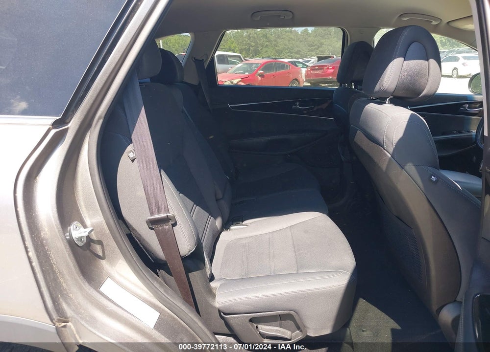 2016 KIA SORENTO 2.4L LX VIN: 5XYPGDA31GG058388
