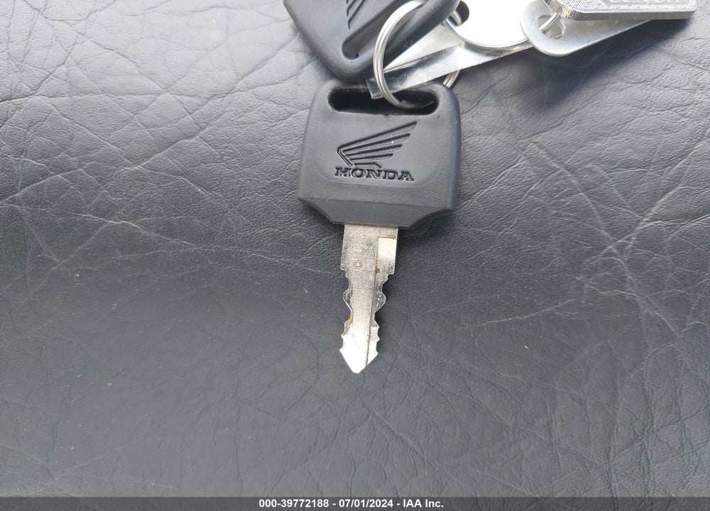 2022 HONDA VT1300 CXA VIN: JH2SC6167NK600460