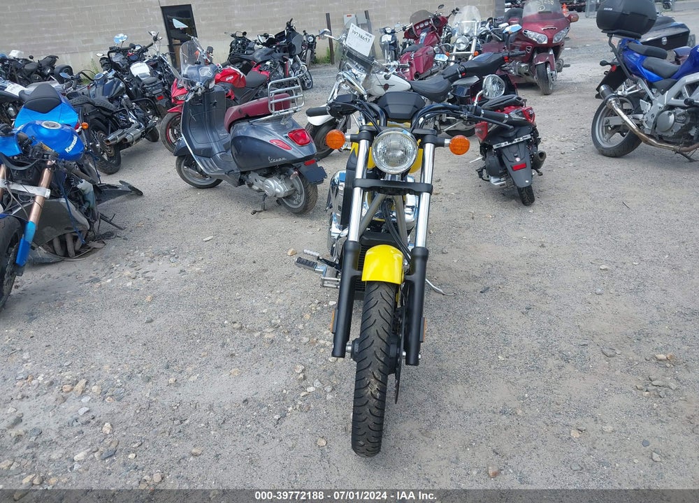 2022 HONDA VT1300 CXA VIN: JH2SC6167NK600460