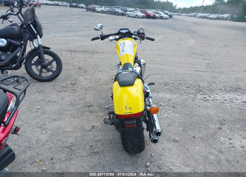 2022 HONDA VT1300 CXA VIN: JH2SC6167NK600460