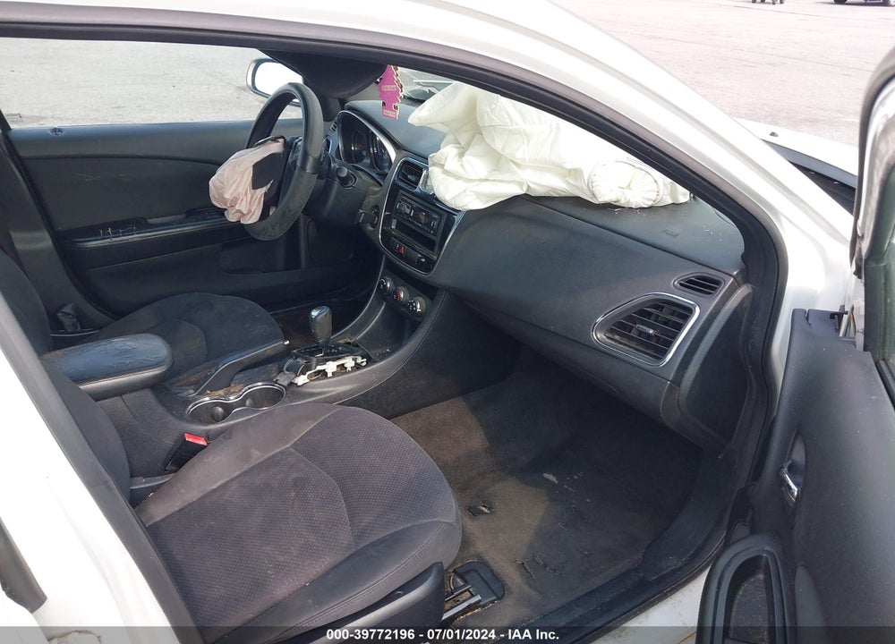 2012 CHRYSLER 200 LX VIN: 1C3CCBABXCN208365