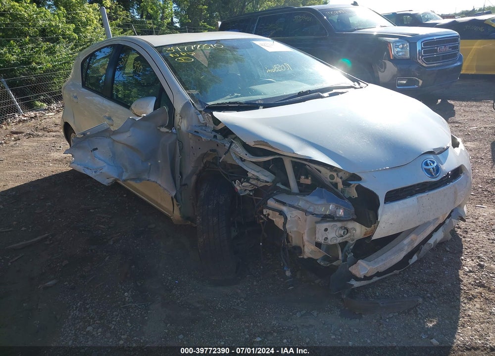 2014 TOYOTA PRIUS C ONE VIN: JTDKDTB32E1566412