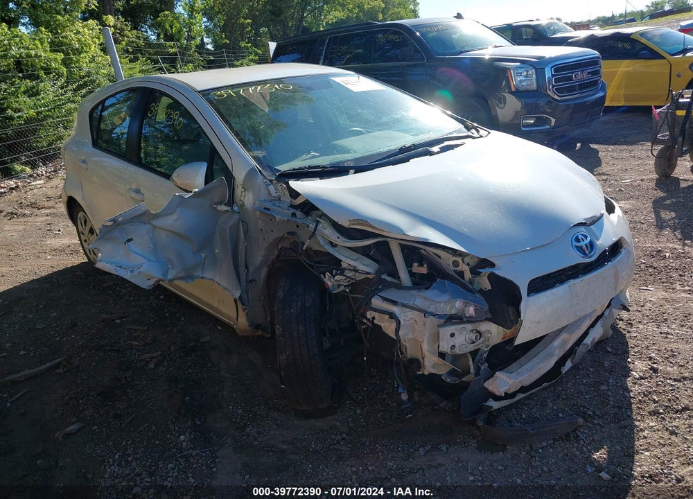 2014 TOYOTA PRIUS C ONE VIN: JTDKDTB32E1566412