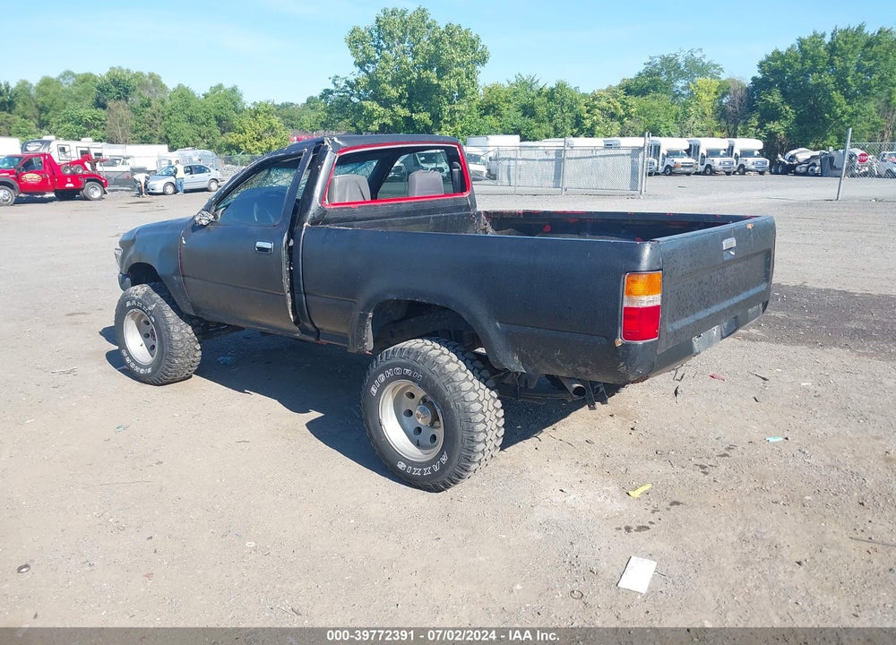 1990 TOYOTA PICKUP 1/2 TON SHT WHEELBASE DLX VIN: JT4RN01P9L7033949