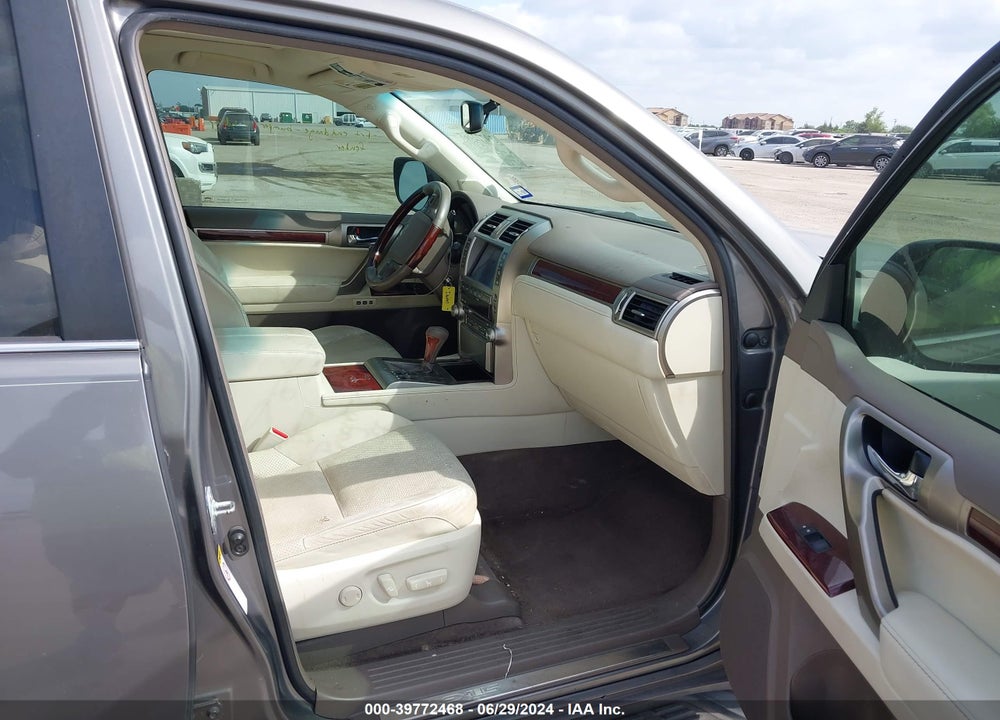 2010 LEXUS 460 VIN: JTJBM7FX5A5007442