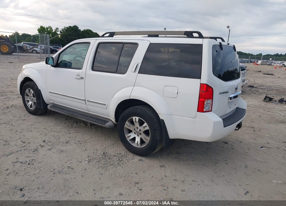 2011 NISSAN PATHFINDER SILVER VIN: 5N1AR1NB8BC626791