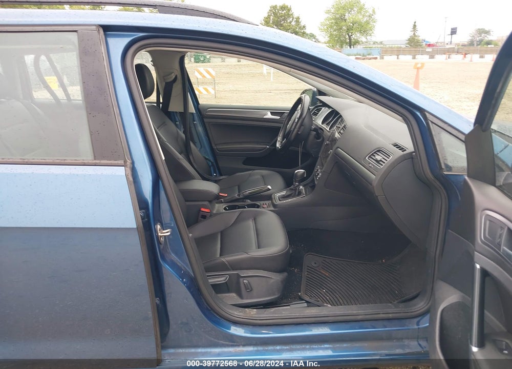 2018 VOLKSWAGEN GOLF SPORTWAGEN TSI S/TSI SE VIN: 3VWD17AUXJM751711