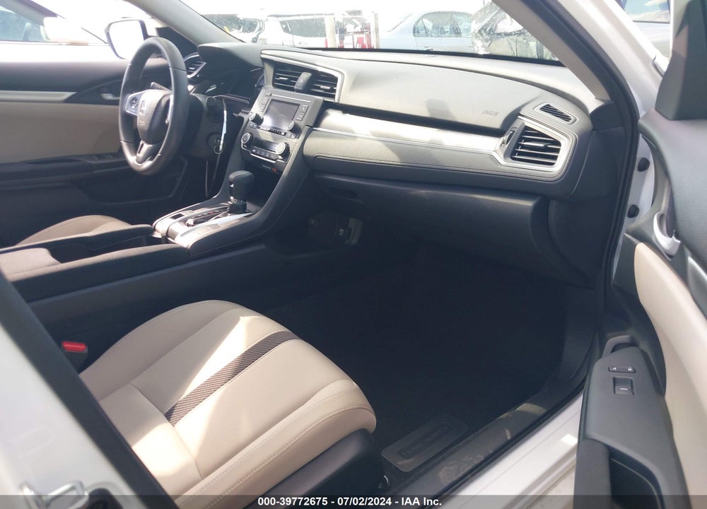 2018 HONDA CIVIC LX VIN: 2HGFC2F52JH566563