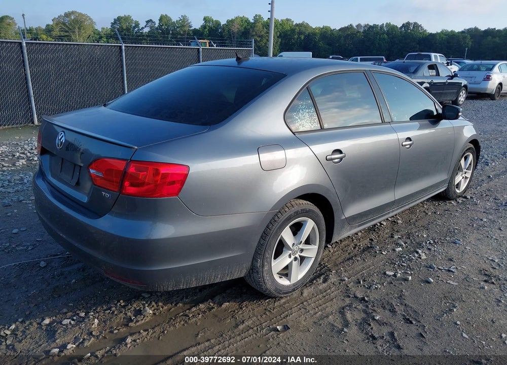 2012 VOLKSWAGEN JETTA 2.0L TDI VIN: 3VW3L7AJ9CM004888