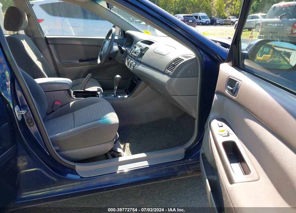 2005 TOYOTA CAMRY VIN: 4T1BE32K85U014699