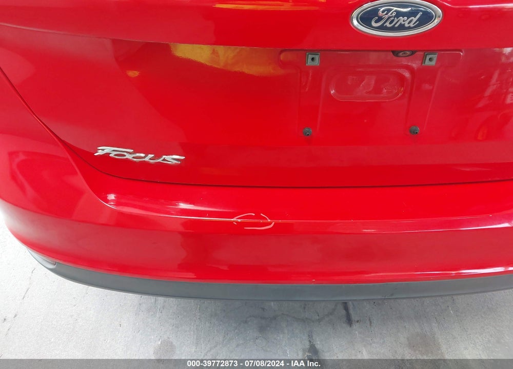 2015 FORD FOCUS SE VIN: 1FADP3K29FL328639