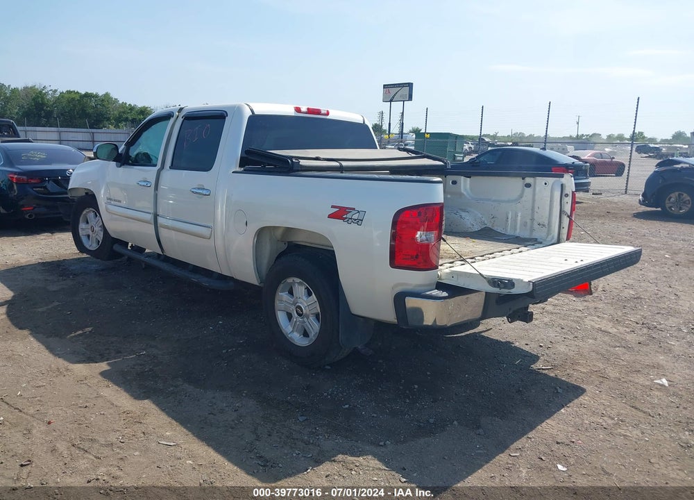 2011 CHEVROLET SILVERADO 1500 LT VIN: 3GCPKSE31BG248067