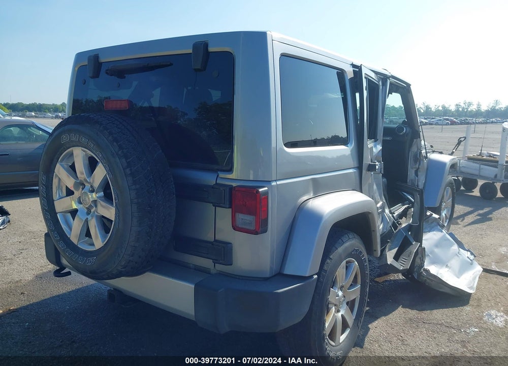 2014 JEEP WRANGLER UNLIMITED SAHARA VIN: 1C4BJWEG7EL271948