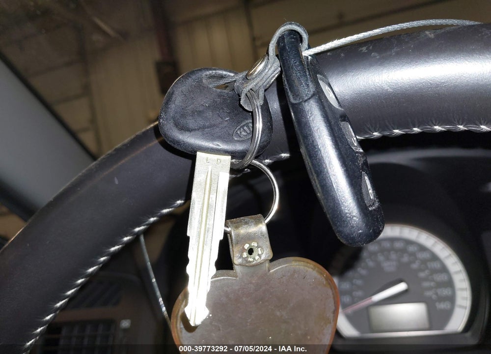 2008 KIA SPECTRA SX VIN: KNAFE121X85013048