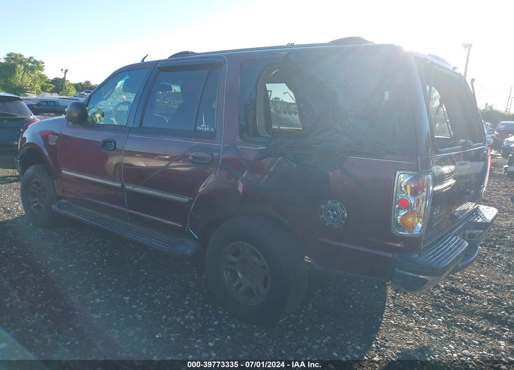 2000 FORD EXPEDITION XLT VIN: 1FMRU1664YLA30461