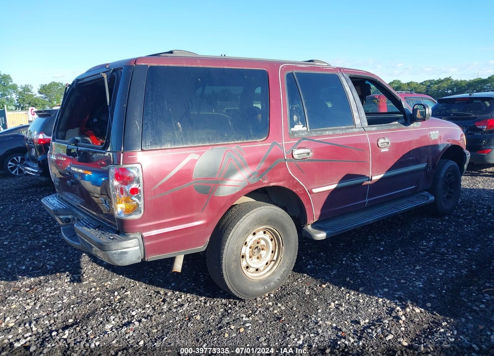 2000 FORD EXPEDITION XLT VIN: 1FMRU1664YLA30461