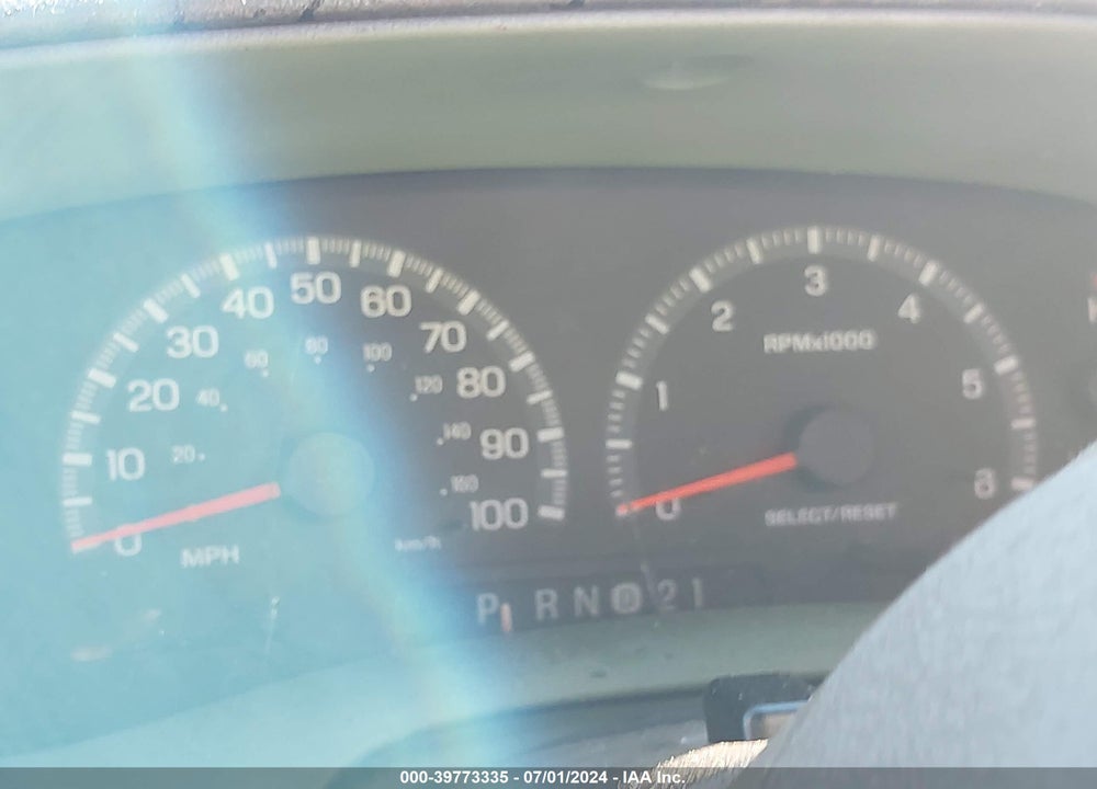 2000 FORD EXPEDITION XLT VIN: 1FMRU1664YLA30461