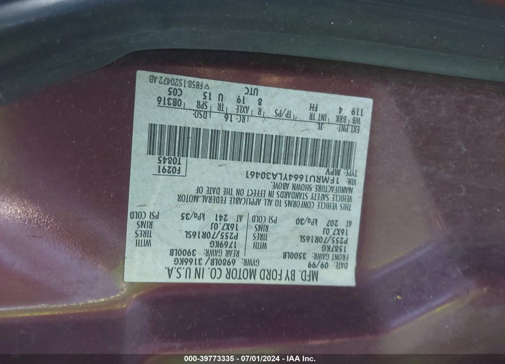 2000 FORD EXPEDITION XLT VIN: 1FMRU1664YLA30461