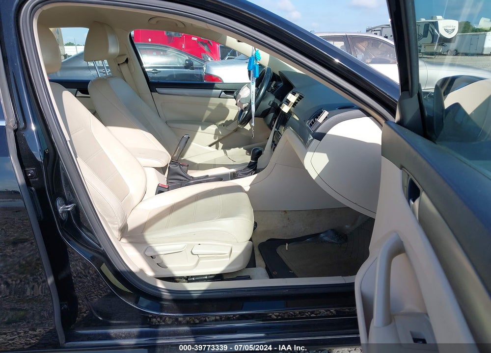 2015 VOLKSWAGEN PASSAT 1.8T SE VIN: 1VWBT7A35FC026390