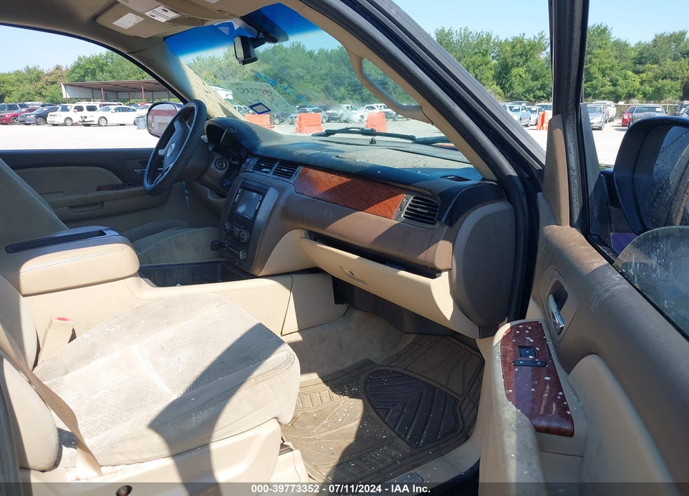 2007 GMC YUKON SLE VIN: 1GKFC13097R369632